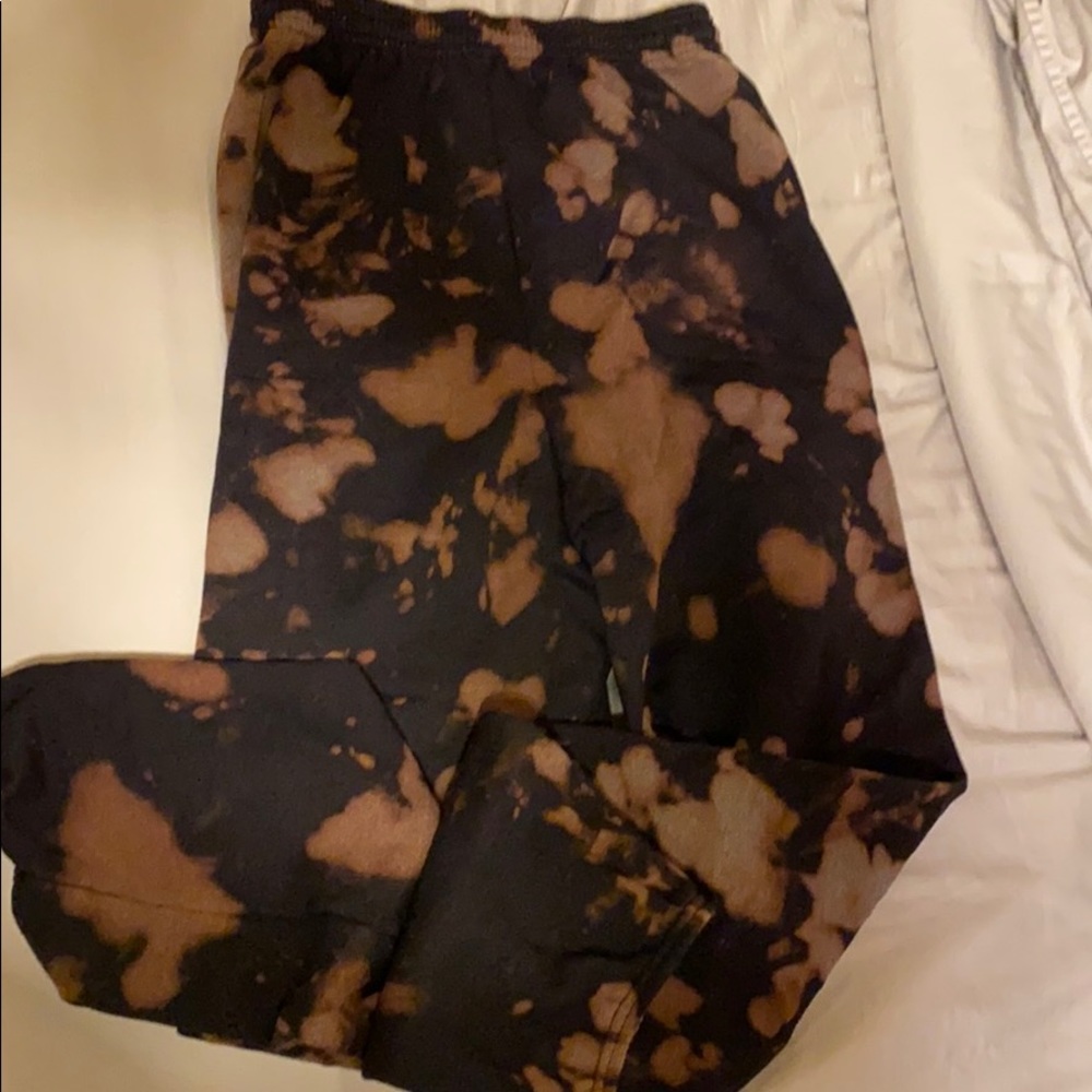 Black tie dye sweatpants in men’s small